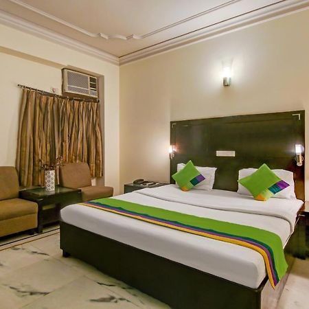 Capital O 12075 Hotel Regalia Retreat New Delhi Exterior photo