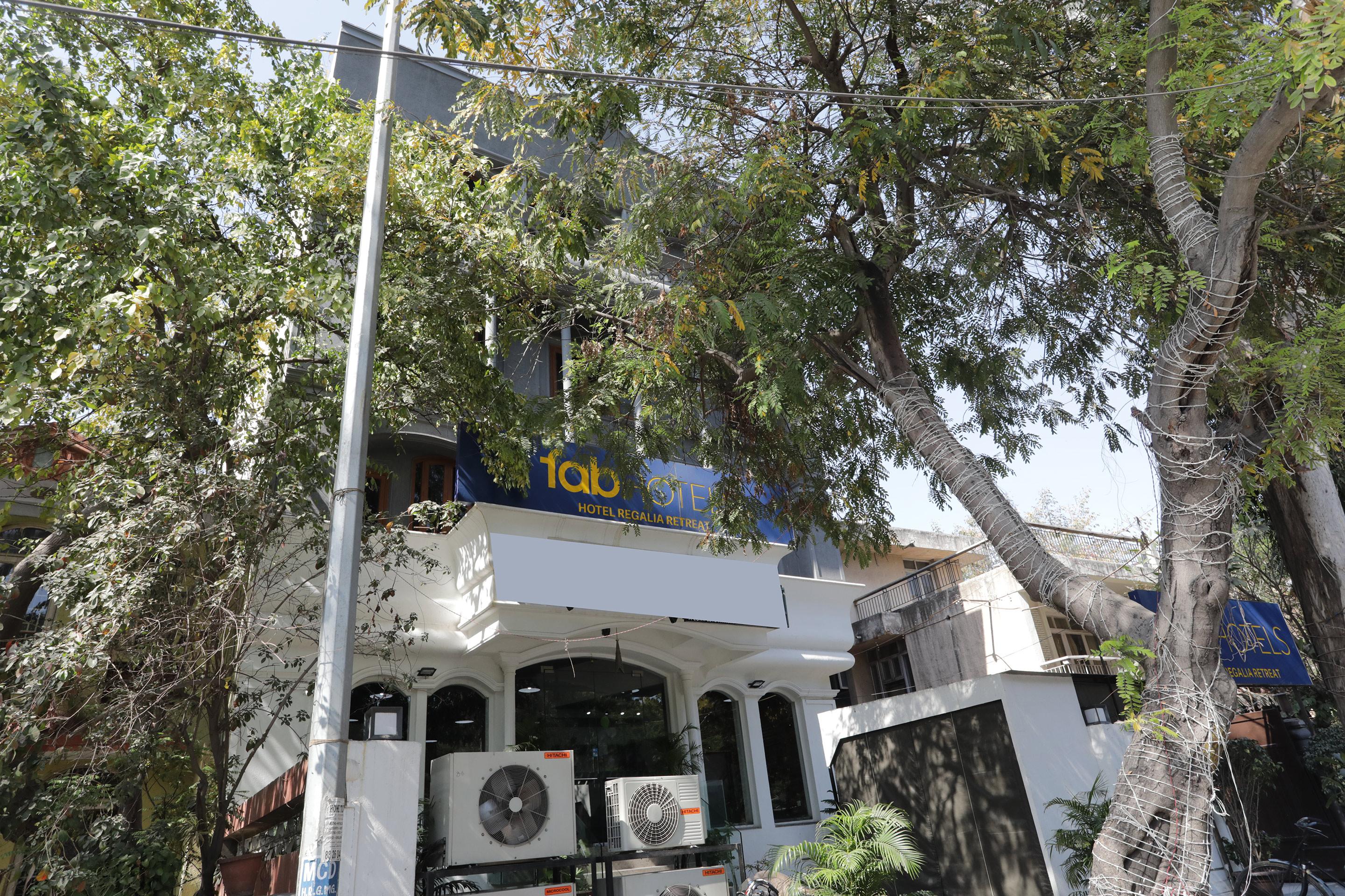 Capital O 12075 Hotel Regalia Retreat New Delhi Exterior photo