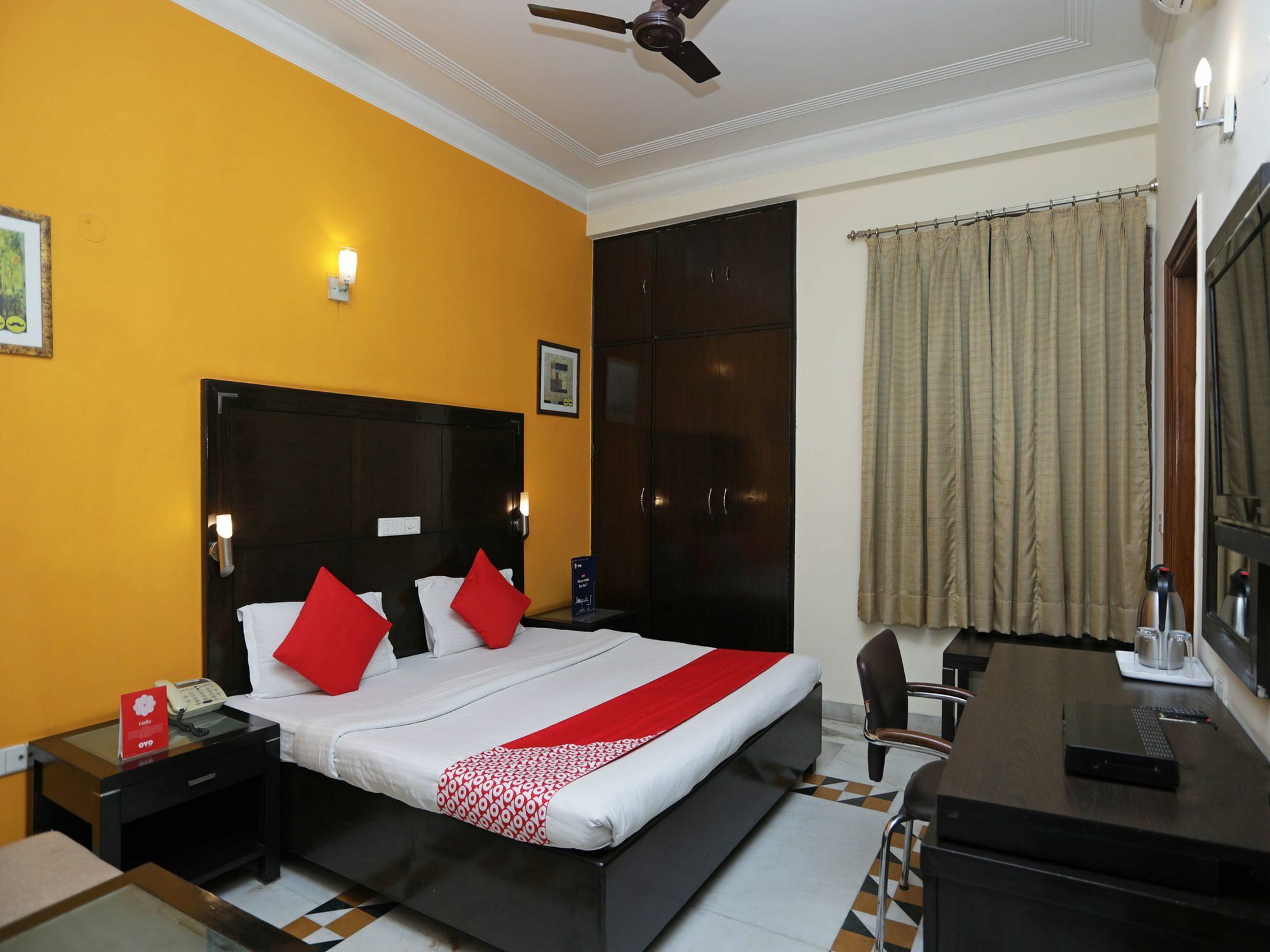 Capital O 12075 Hotel Regalia Retreat New Delhi Exterior photo