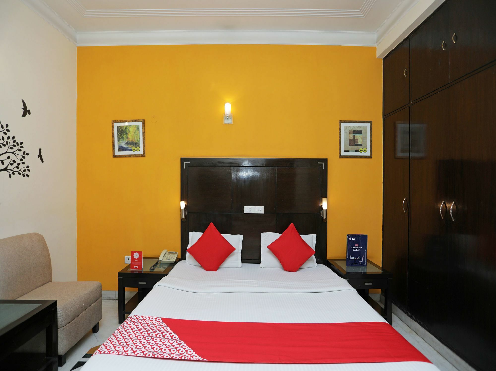 Capital O 12075 Hotel Regalia Retreat New Delhi Exterior photo